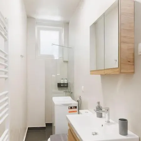 Apartment Urban Retreat In A Lively Area