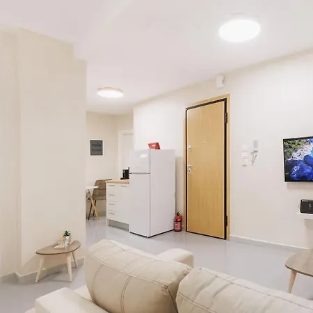Apartment Urban Retreat In A Lively Area *