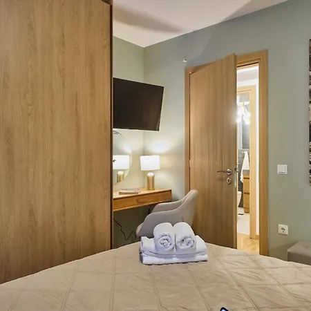 Acropolis Compass Apartment *