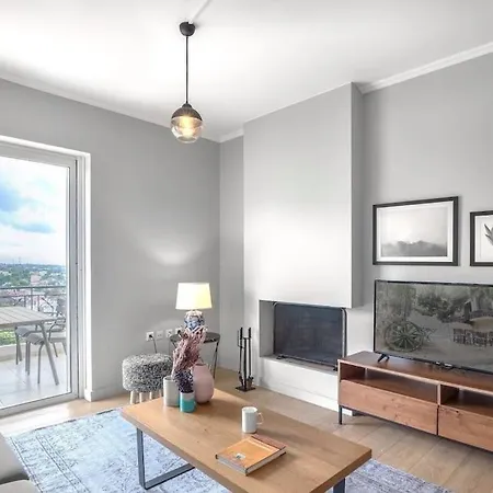 Tranquil Modern ηaven