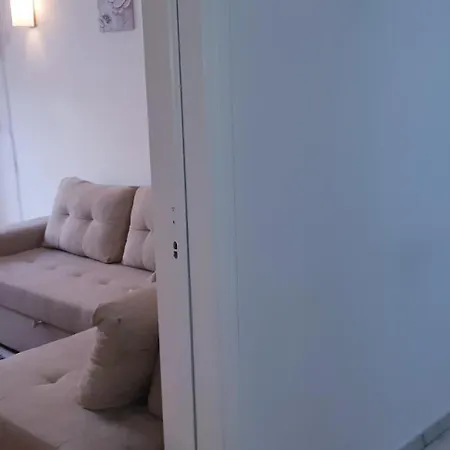 Apartment Comfortable 3rd Floor Near Metro Athens