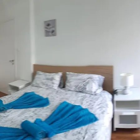 Apartment Comfortable 3rd Floor Near Metro