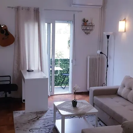 Comfortable 3rd Floor Near Metro Athens