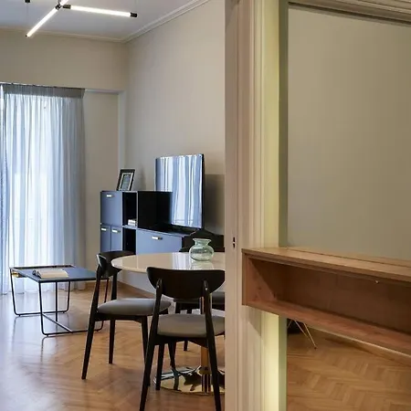 Apartment Little Gem: Modern Urban Retreat Athens