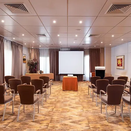 Hotel Crowne Plaza Centre By Ihg 5*
