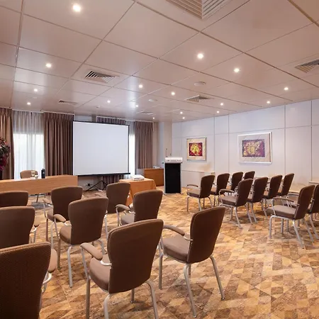 Crowne Plaza Centre By Ihg 5*