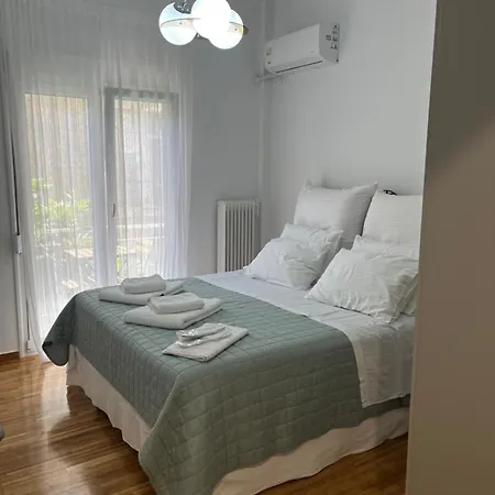 Alex's Next To Laiko Athens