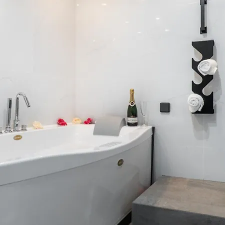 Paradise+ With Jacuzzi In The Heart Of Athens! *