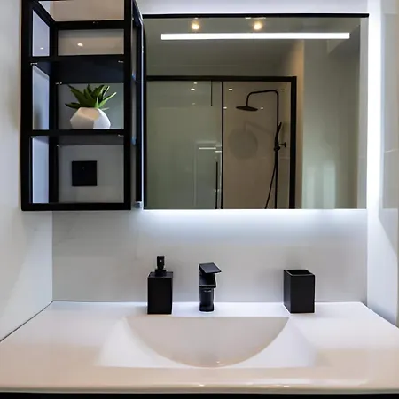 Paradise+ With Jacuzzi In The Heart Of Athens! Apartment *