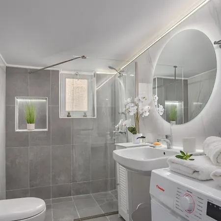 Euphoria Riviera Apt In Glyfada Apartment *