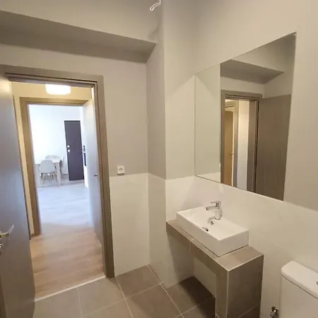 Elterra 6 Sunshine Apartment