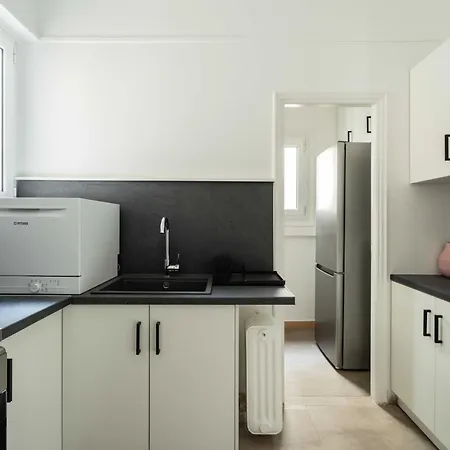 Yestayhomes Two Bedroom Tsakalof * Athens