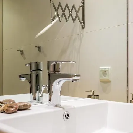 Elegance Apartment *