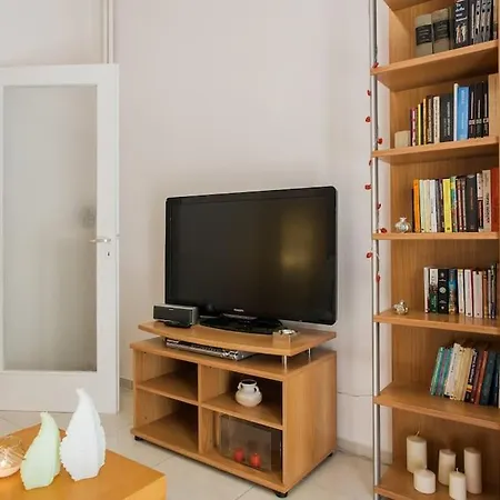 Flat In Historic Center @ipitou Str Athens