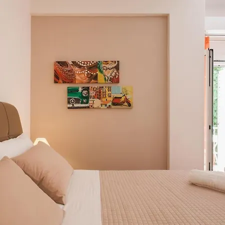 Flat In Historic Center @ipitou Str Athens