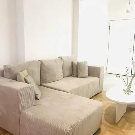 Acropolis Flat *