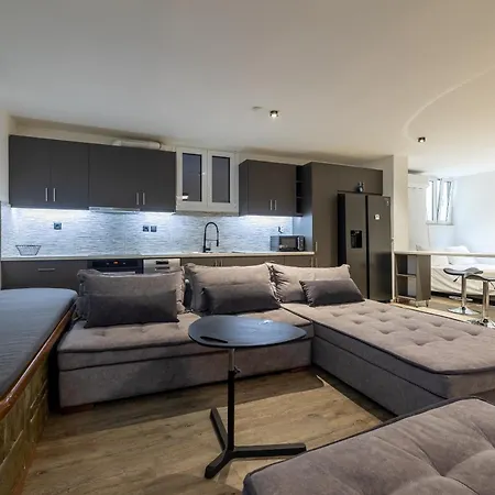 Hephaestus Glifada Apartment *