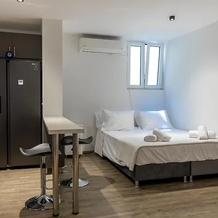 Hephaestus Glifada Apartment Athens