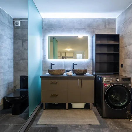 Hephaestus Glifada Apartment *