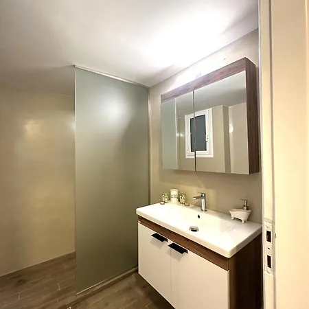 Stylish Downtown Apartment Athens
