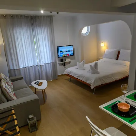 Titanic On The Plaka Apartment *