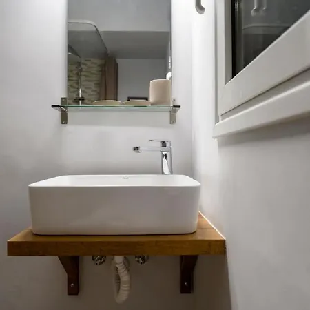 Titanic On The Plaka Apartment *