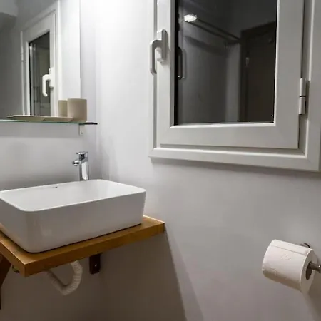 Apartment Titanic On The Plaka
