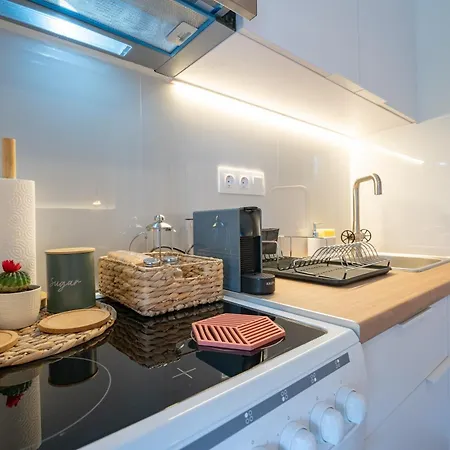 Cozy For 3 Persons Apartment Athens