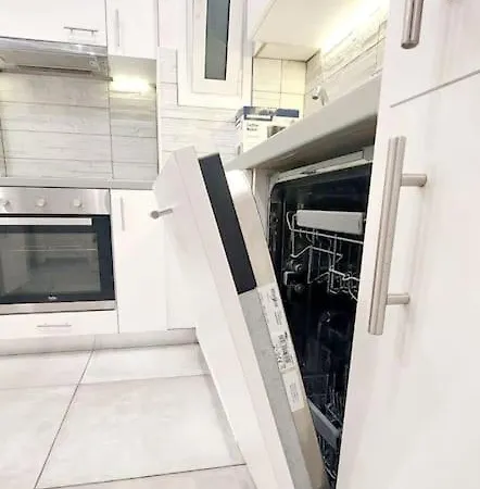Wonderful Flat In Kavouri Apartment