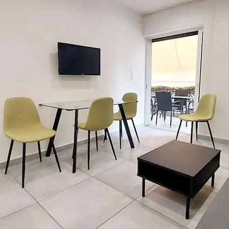 Wonderful Flat In Kavouri *