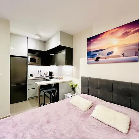 Modern In Elliniko 5 Mins From Metro Athens