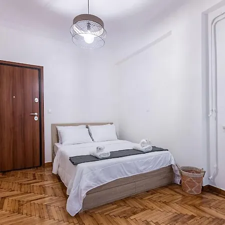 Under Acropolis Hill Apartment