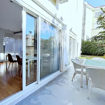 Verde Apartments *