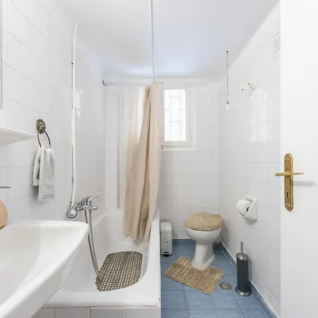 Private - Shared Bathroom Hostel *