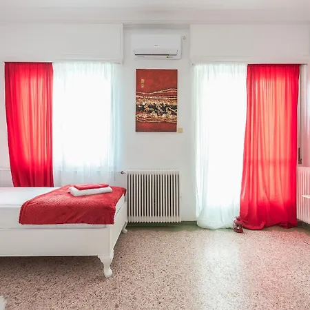 Private - Shared Bathroom Hostel Athens