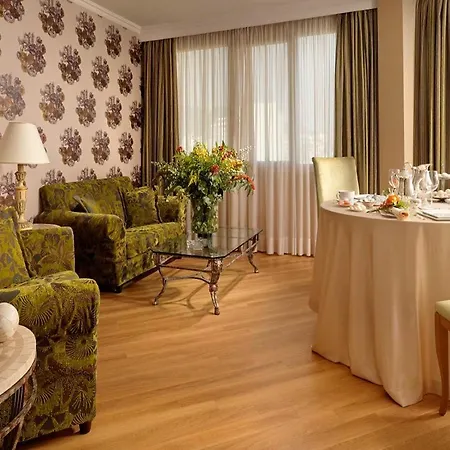 Hotel Divani Caravel Atenas