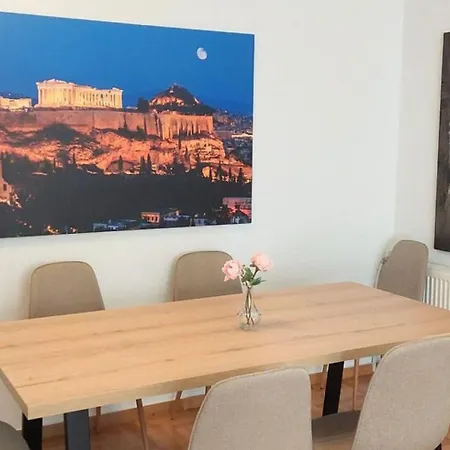 Elegant In Plaka Apartment