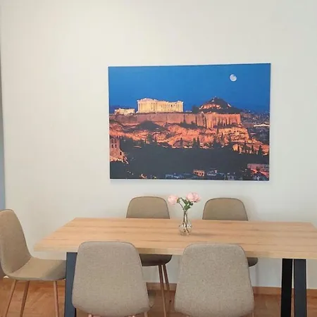 Elegant In Plaka