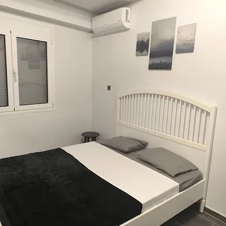 Apartment επάνω στο σταθμός *