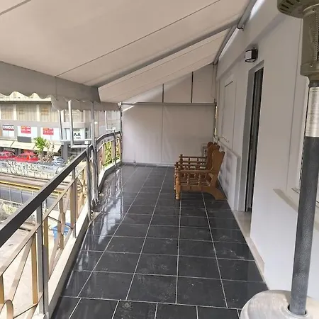 Apartment επάνω στο σταθμός Athens