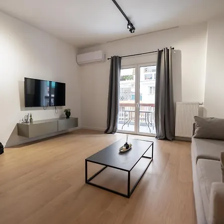 Spacious 3br In Pagkrati Apartment *