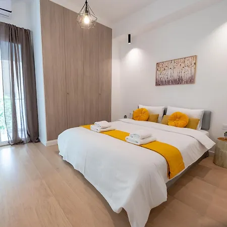 Spacious 3br In Pagkrati Athens