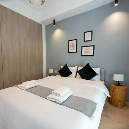 Spacious 3br In Pagkrati Apartment