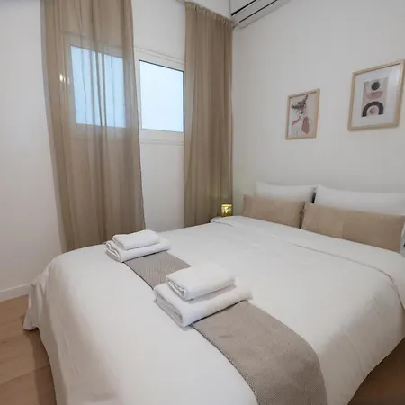 Spacious 3br In Pagkrati Apartment *