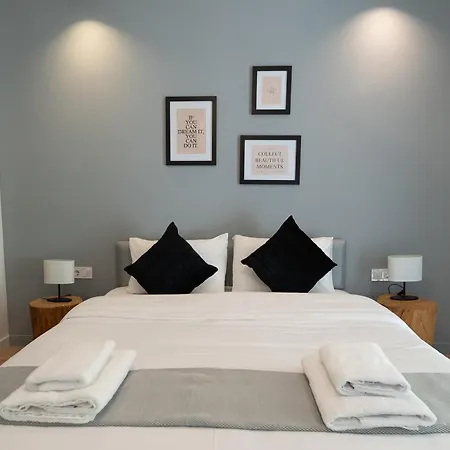 Spacious 3br In Pagkrati *