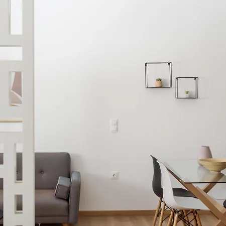 Leochares Lifestyle - Self Check-in Apartment