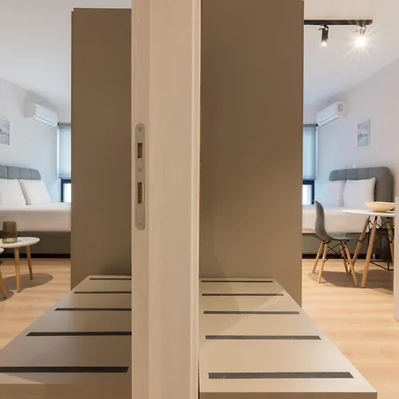 Leochares Lifestyle - Self Check-in Athens