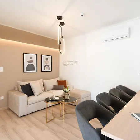 Seven Hills, Boutique *