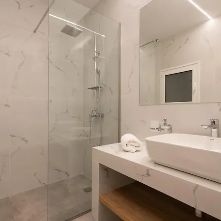 Seven Hills, Boutique Apartment