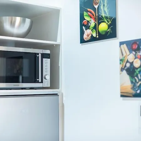 Ampelokipoi Metro Station Apartment